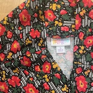 Stunning size S pencil skirt. Floral print. Excellent condition.